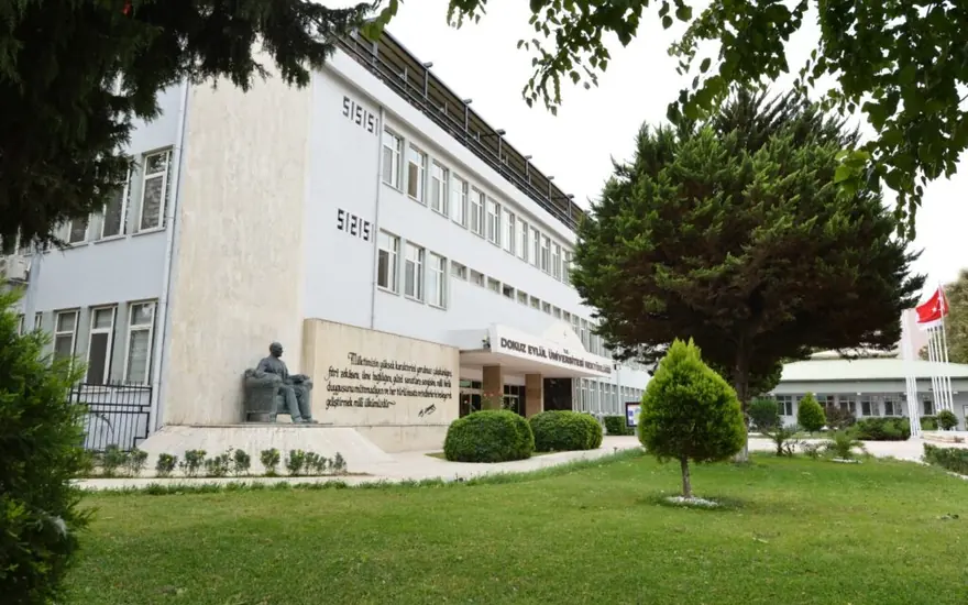 Dokuz Eylül Üniversitesi'nin tam akreditasyon belgesi