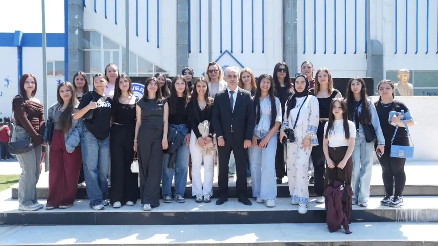 Ege Üniversitesi'ne yeni katılan öğrenciler