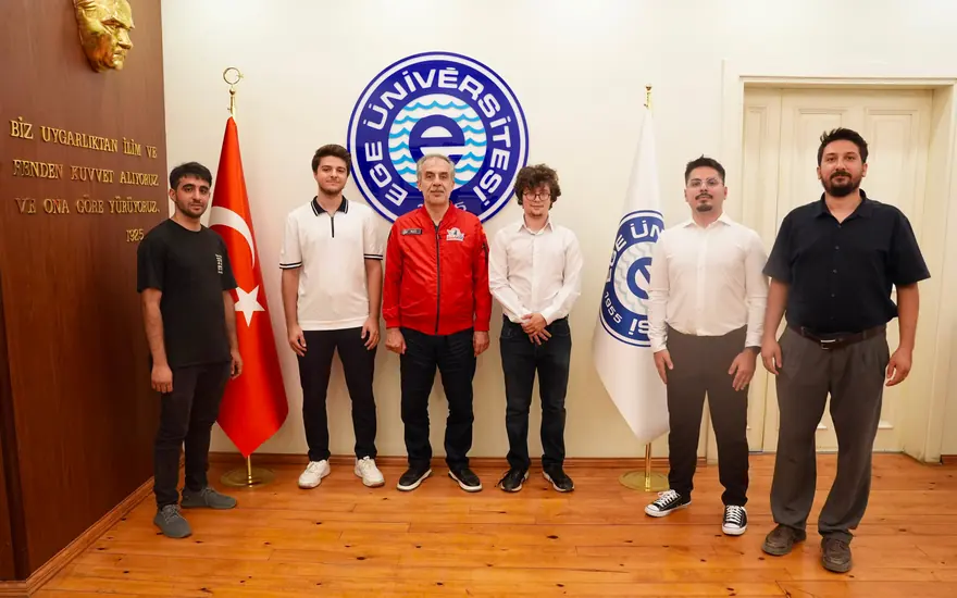 Ege Üniversitesi Rektörü Prof. Dr. Musa Alcı, TEKNOFEST finalistleriyle buluşuyor.