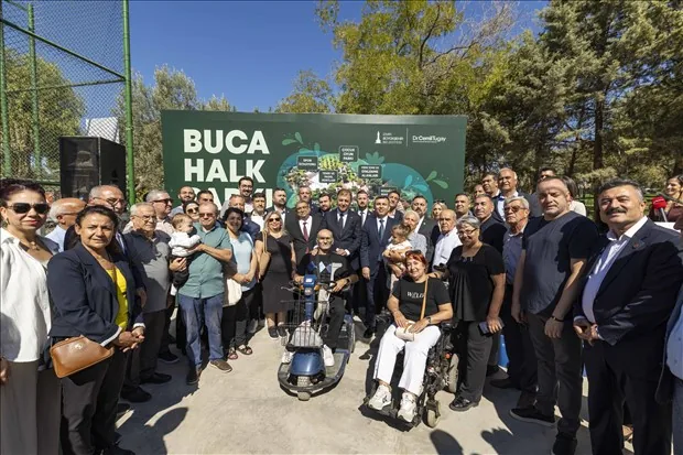 Buca'da nergis soğanı dağıtım programı